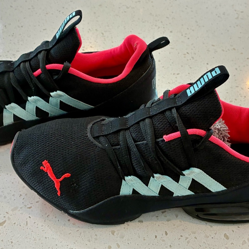 Ladies size 8.5 Puma running shoes